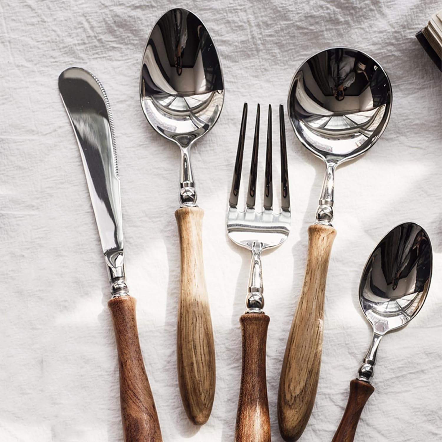 Wood and stainless steel silverware set